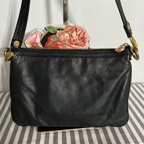 GUC Marc Jacob’s Crossbody w/ COA - Picture 2 of 6